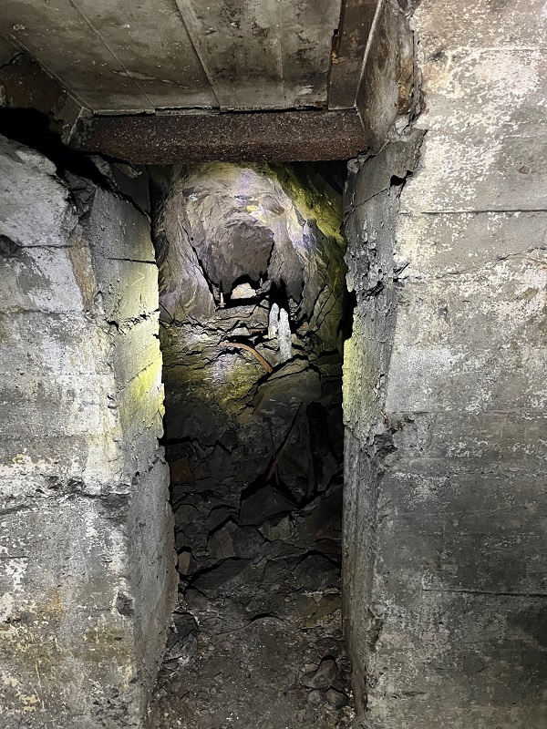 Заброшенная шахта в Магнитке у поселка Магнитка, Челябинская область