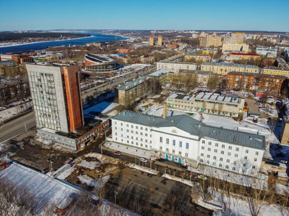 Районный перми. Пермское речное училище. Мотовилихинский район Пермь. Пермское речное училище фото. Пермь Мотовилиха фото.