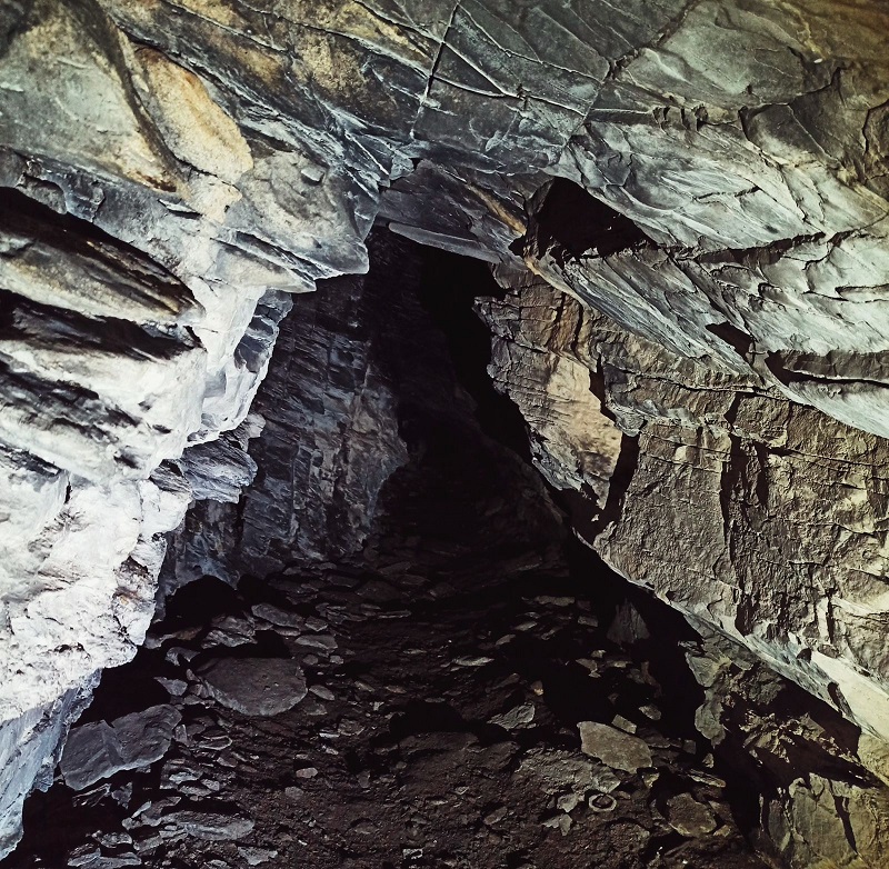 Яумбаевская пещера, проход