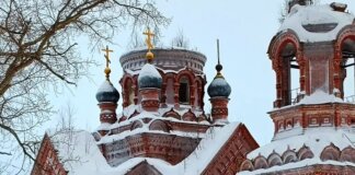 Заброшенная Петропавловская церковь в селе Таман