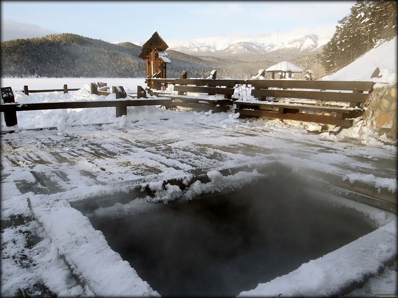 Бухта Змеиная и горячий источник. Фото: Ольга Варежкина