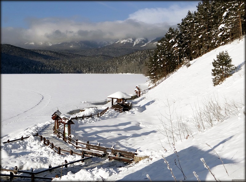 Бухта Змеиная и горячий источникФото: Ольга Варежкина