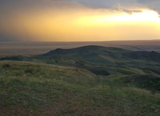 Южный Урал, Челябинская область, Башкирия, Башкортостан, Оренбургская область, Губерлинские горы, весна на Урале, гора Поперечная