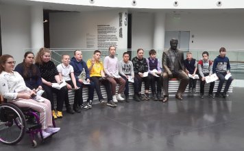 История доступна каждому: экскурсии для людей с инвалидностью в Ельцин Центре