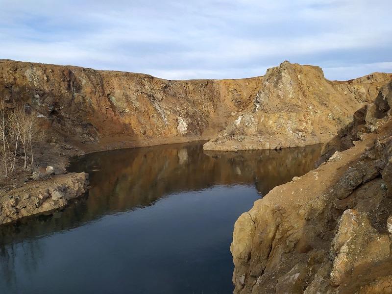Озеро Забой (Голубой каньон) в Оренбургской области. Фото: ТОЧКИ ПРИТЯЖЕНИЯ УРАЛА