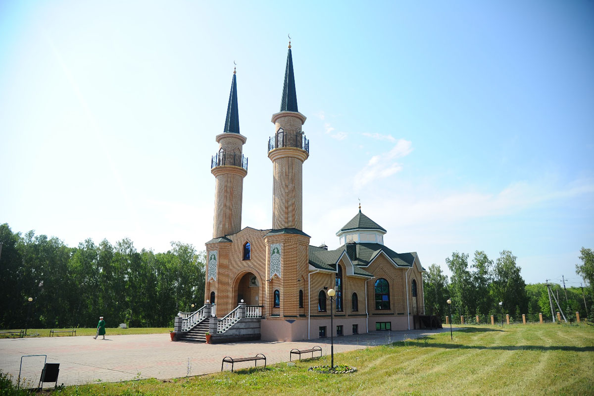 Соборная мечеть имени Хаджи Хусейн-бека в Чишмах