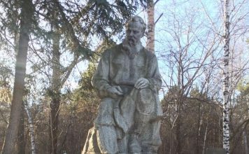 Ивановское кладбище в Екатеринбурге: памятник Бажову и экскурсионный маршрут