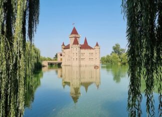 Замок Шато-Эркен в Кабардино-Балкарии: история, где находится, как доехать Замок Шато-Эркен. Фото: Николай Глумов