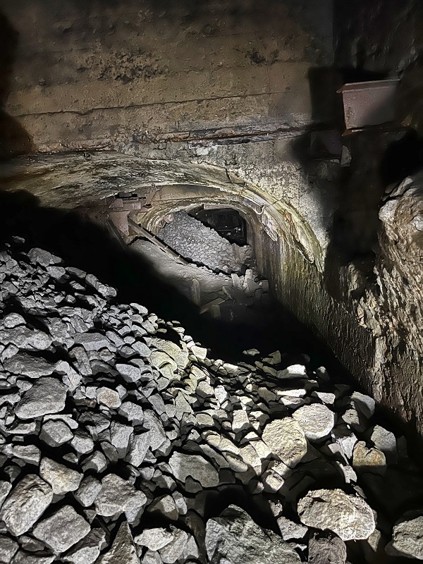 Заброшенная шахта в Магнитке у поселка Магнитка, Челябинская область