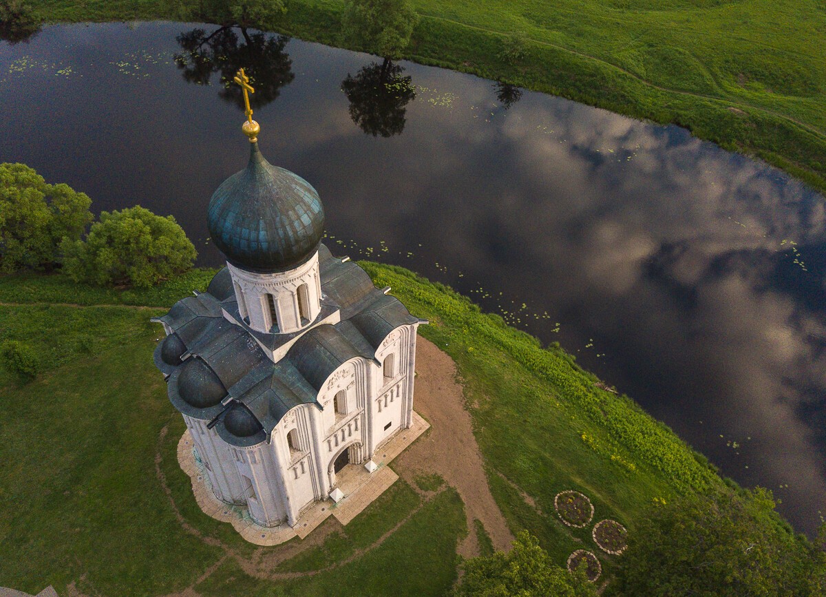 Покрова на Нерли с высоты