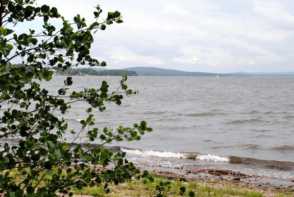 Озеро большие касли челябинская область. Озеро Синара Челябинская область. Озеро Касли Челябинская область. Озеро большие Касли. Озеро малые Касли.