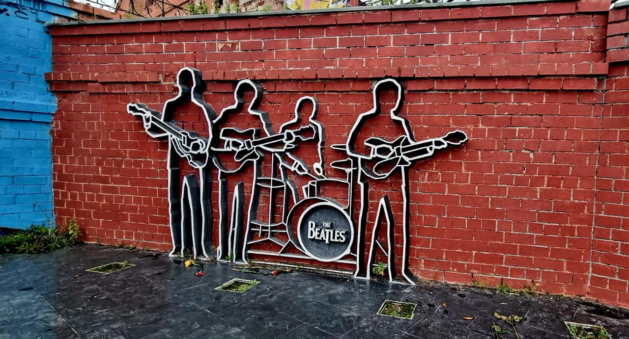 Екатеринбург. Первый в России памятник группе Beatles. Фото: Марина Чеботаева