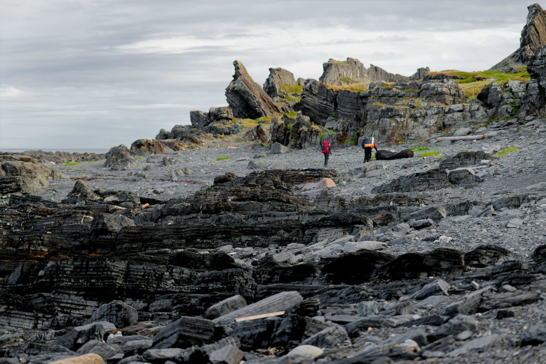 Скалы восточнее мыса Кекурский