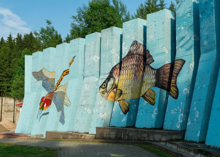Мурал "Карась", "Стрекоза". Ханты-Мансийск. Фестиваль Стенограффия. Фото: Анна Христова