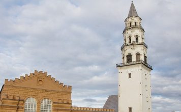 Невьянская наклонная башня