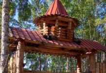 Музей деревянного зодчества «Светлая Поляна» Музей деревянного зодчества «Светлая Поляна». Фото: сайт музея «Светлая Поляна»