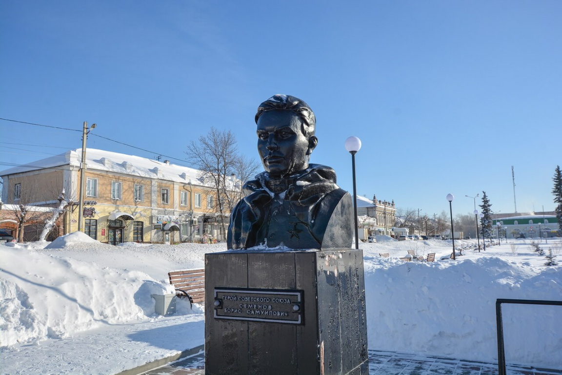 Бюст Бориса Семенова, Камышлов, Свердловская область