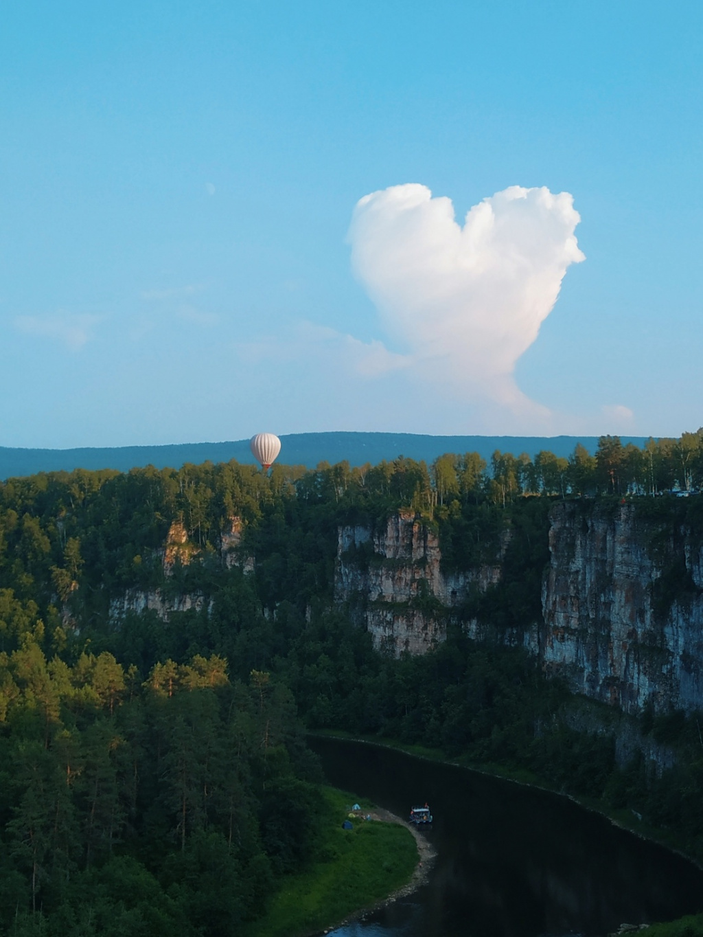 Большие и Малые притесы на реке Ай. Фото: Надежда Олькова