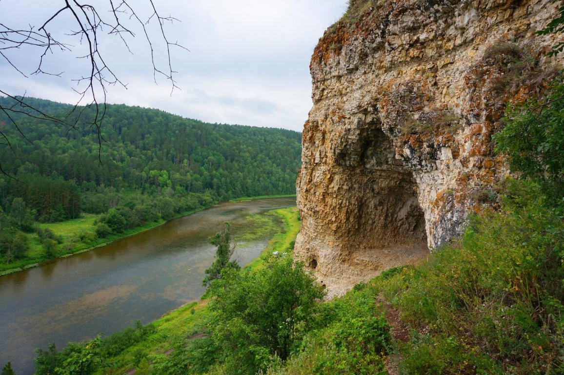 Скала Сабакай и ее пещеры, Башкортостан