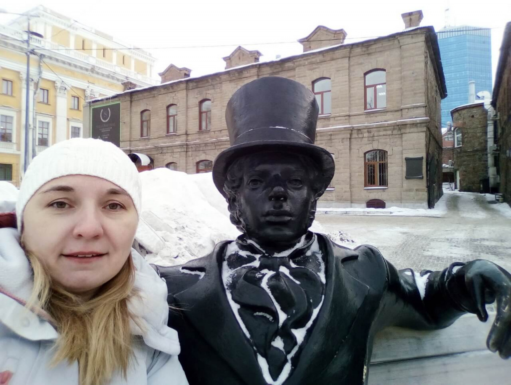 Памятник Евгению Онегину в Челябинске