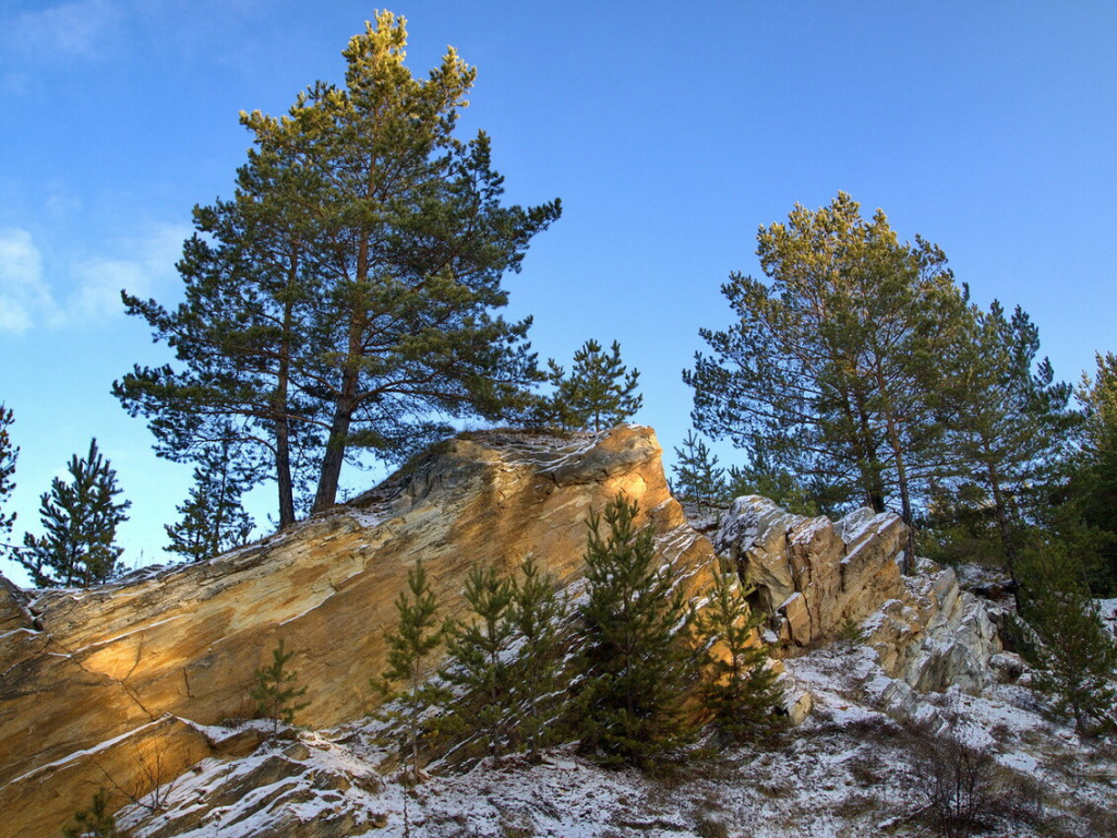 Базальтовые скалы, село Колюткино